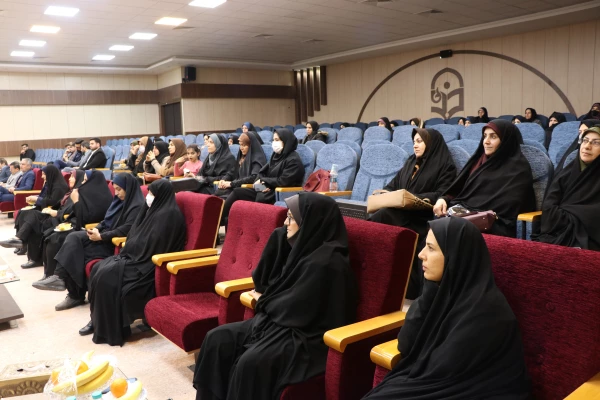 مراسم گرامیداشت مقام زن در پردیس فاطمه الزهرا(س) 15