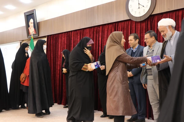 مراسم گرامیداشت مقام زن در پردیس فاطمه الزهرا(س) 6