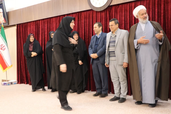 مراسم گرامیداشت مقام زن در پردیس فاطمه الزهرا(س) 11