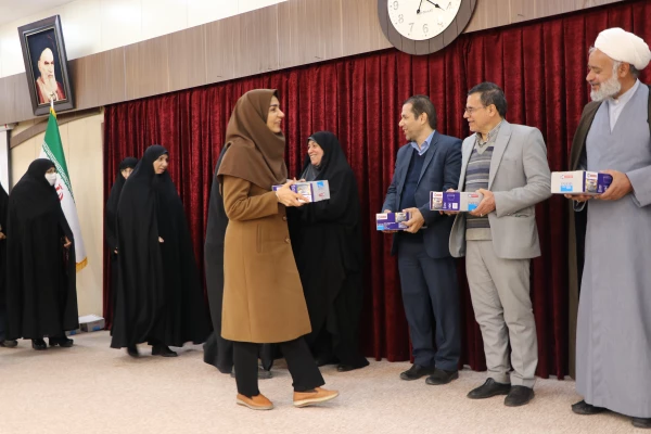 مراسم گرامیداشت مقام زن در پردیس فاطمه الزهرا(س) 13