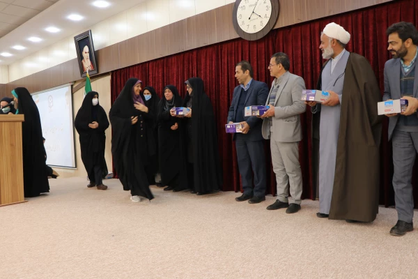 مراسم گرامیداشت مقام زن در پردیس فاطمه الزهرا(س) 14