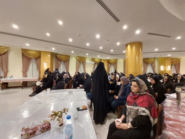 بازدید دکتر علی اکبر کجباف از اردوی زیارتی دانشجومعلمان استان اصفهان 7