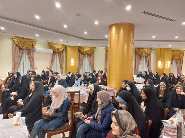 بازدید دکتر علی اکبر کجباف از اردوی زیارتی دانشجومعلمان استان اصفهان 8