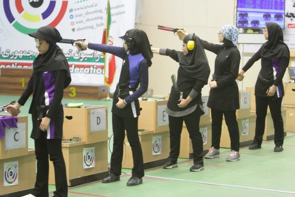 حضور دانشجومعلمان اصفهان در اردوی تیم ملی تپانچه 5