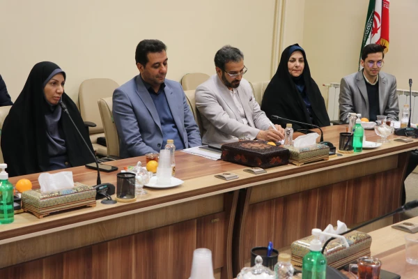 نشست انجمن دانش آموختگان دانشگاه فرهنگیان استان اصفهان 8