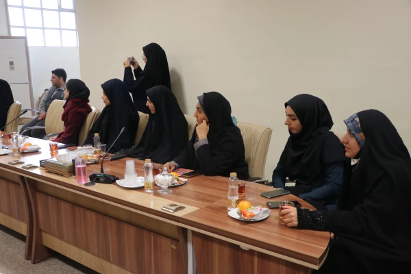 نشست انجمن دانش آموختگان دانشگاه فرهنگیان استان اصفهان 9