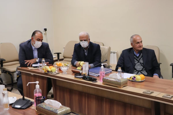 اولین جلسه مشترک بنیاد خیرین حامی دانشگاه و هیئت مدیره مجمع خیرین مدرسه ساز استان اصفهان 11