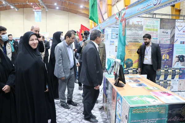 برگزاری نمایشگاه فعالیت های تشکل های دانشجویی دانشگاه فرهنگیان در اصفهان 10