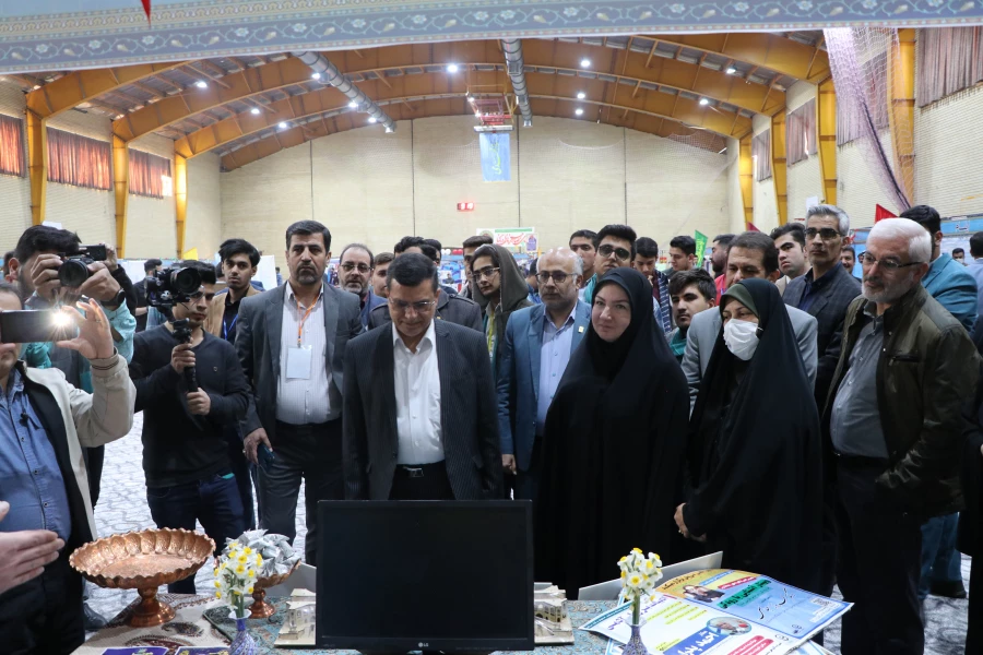 برگزاری نمایشگاه فعالیت های تشکل های دانشجویی دانشگاه فرهنگیان در اصفهان 14