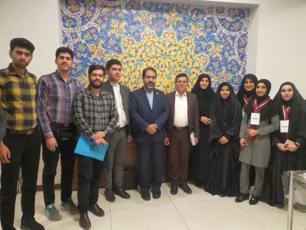 ضیافت افطار دانشجوئی با حضور استاندار استان اصفهان 6