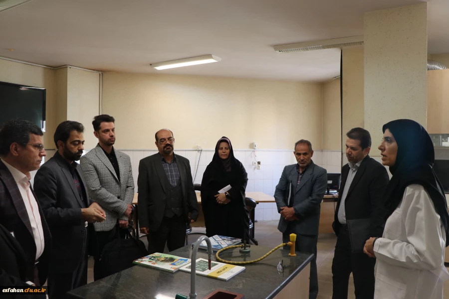 بازدید ریاست محترم دانشگاه فرهنگیان اصفهان از مرکز تحقیقات آموزش و پرورش استان اصفهان

 2