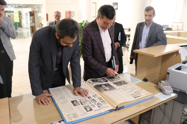 بازدید ریاست محترم دانشگاه فرهنگیان اصفهان از مرکز تحقیقات آموزش و پرورش استان اصفهان

 2