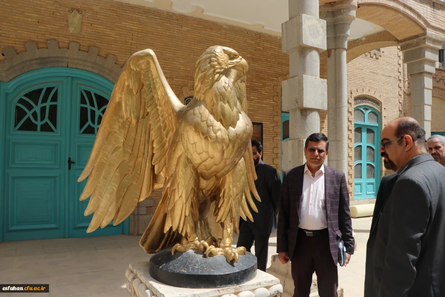 بازدید ریاست محترم دانشگاه فرهنگیان اصفهان از مرکز تحقیقات آموزش و پرورش استان اصفهان

 3