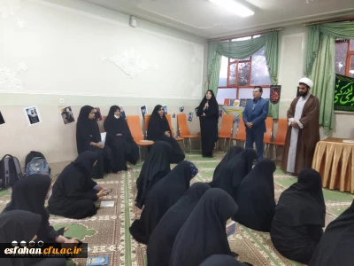 برگزاری محفل قرآنی همراه با ضیافت افطار رمضان در واحد آموزشی کوی امام (ره)