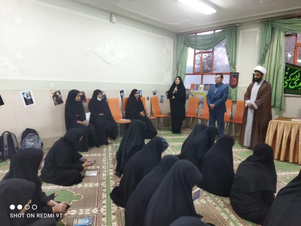 برگزاری محفل قرآنی همراه با ضیافت افطار رمضان در واحد آموزشی کوی امام (ره) 2