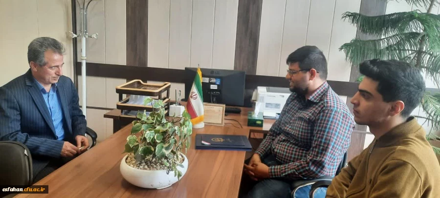 دیدار صمیمی معاون اداری و مالی دانشکده پزشکی با جمعی از دانشجویان نخبه علمی ،آموزشی و پژوهشی دانشگاه فرهنگیان استان اصفهان 3