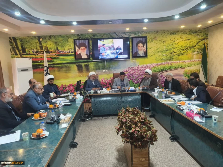 برگزاری جلسه ستاد اقامه نماز با حضور ریاست ، معاونین و ریاست محترم ستاد اقامه نماز اصفهان در پردیس شهید باهنر 2