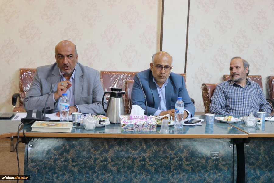 برگزاری جلسه شورای پردیس شهید باهنر 5