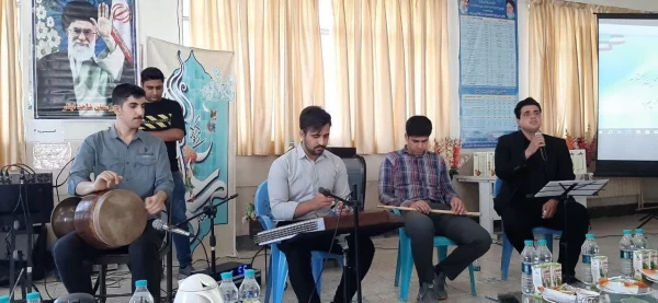 همزمان با تولد حضرت معصومه (س) وروز دختر مراسم جشنی در پردیس فاطمه زهرا (س) واحد کوی امام برگزار گردید 2