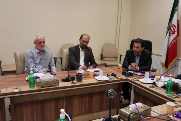 نشست مدیر ان دانشگاه فرهنگیان استان با مسئولین موسسه علمی مطالعاتی جنگ نرم سپاهان 6