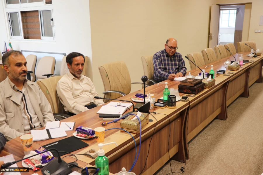 نشست مدیر ان دانشگاه فرهنگیان استان با مسئولین موسسه علمی مطالعاتی جنگ نرم سپاهان 7