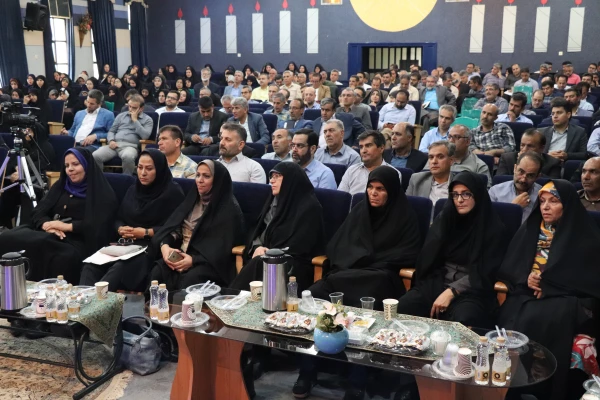 مراسم افتتاحیهٔ دورهٔ توان افزایی و بالندگی سرپرستان سراهای دانشجویی در دانشگاه فرهنگیان استان اصفهان
 9