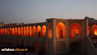 گردش و بازدید دانشجویان از پل خواجو و باغ گل های اصفهان