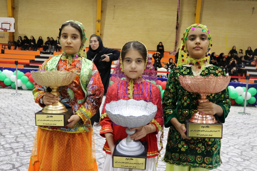بیست و چهارمین المپیاد فرهنگی ورزشی  بخش خواهران با اختتامییه رشته های والیبال و فوتسال به پایان رسید. 12