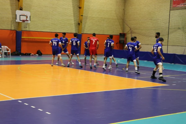 آغاز مسابقات والیبال 11