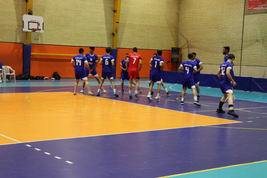 آغاز مسابقات والیبال 11