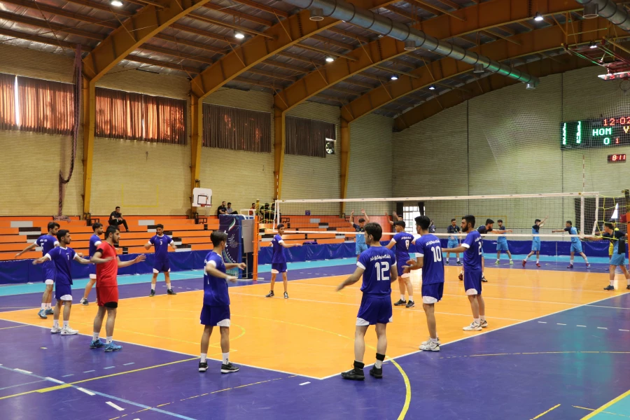 آغاز مسابقات والیبال 14