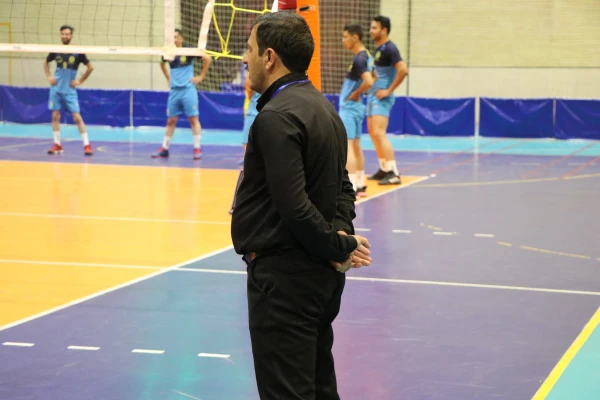 آغاز مسابقات والیبال 15