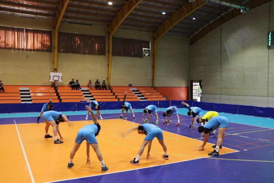 آغاز مسابقات والیبال 17