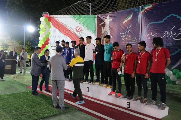مراسم اختتامیه و اهدای مدال سه نفر برتر مسابقات دومیدانی بیست و چهارمین دوره المپیاد فرهنگی ورزشی دانشجو معلمان پسر دانشگاه فرهنگیان کل کشور 17
