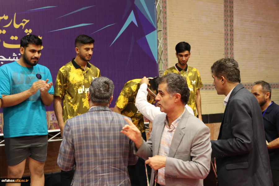 مراسم اختتامیه و اهدای مدال نفرات برتر رشته تنیس روی میز پسران در بیست و چهارمین المپیاد فرهنگی ورزشی دانشگاه فرهنگیان 21