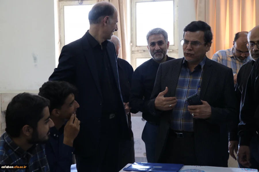 گفت وگو با دکترکجباف، ریاست دانشگاه فرهنگیان استان اصفهان در حاشیه فرآیند مصاحبه داوطلبان دانشگاه فرهنگیان استان اصفهان. 
 2