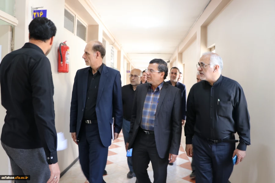 گفت وگو با دکترکجباف، ریاست دانشگاه فرهنگیان استان اصفهان در حاشیه فرآیند مصاحبه داوطلبان دانشگاه فرهنگیان استان اصفهان. 
 2