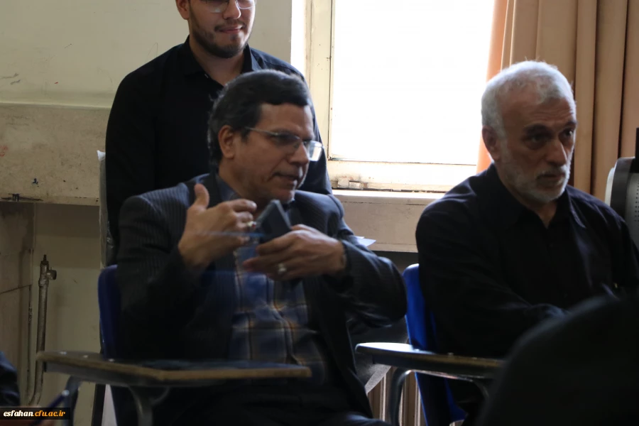 گفت وگو با دکترکجباف، ریاست دانشگاه فرهنگیان استان اصفهان در حاشیه فرآیند مصاحبه داوطلبان دانشگاه فرهنگیان استان اصفهان. 
 6