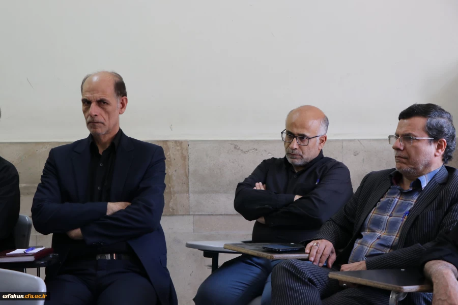 گفت وگو با دکترکجباف، ریاست دانشگاه فرهنگیان استان اصفهان در حاشیه فرآیند مصاحبه داوطلبان دانشگاه فرهنگیان استان اصفهان. 
 7