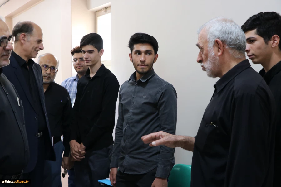 گفت وگو با دکترکجباف، ریاست دانشگاه فرهنگیان استان اصفهان در حاشیه فرآیند مصاحبه داوطلبان دانشگاه فرهنگیان استان اصفهان. 
 9