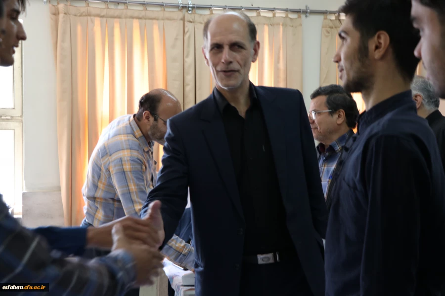 بازدید دکتر ابراهیمی مدیر کل آموزش و پرورش استان اصفهان در حاشیه فرآیند مصاحبه داوطلبان دانشگاه فرهنگیان استان اصفهان 4