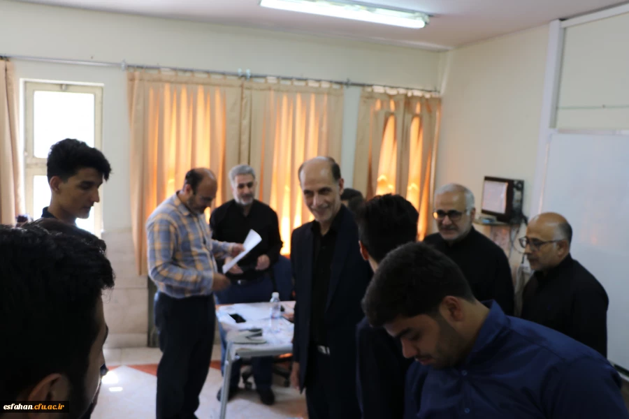بازدید دکتر ابراهیمی مدیر کل آموزش و پرورش استان اصفهان در حاشیه فرآیند مصاحبه داوطلبان دانشگاه فرهنگیان استان اصفهان 5