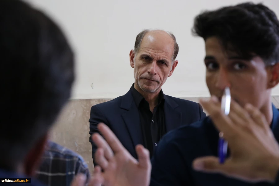 بازدید دکتر ابراهیمی مدیر کل آموزش و پرورش استان اصفهان در حاشیه فرآیند مصاحبه داوطلبان دانشگاه فرهنگیان استان اصفهان 13