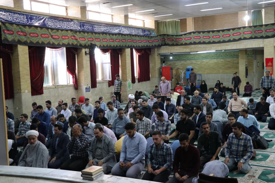 مراسم غبار روبی و عطر افشانی مزار مطهر شهدای گمنام پردیس شهید باهنر به مناسبت هفته دفاع مقدس و آغاز سال تحصیلی 4