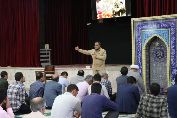 مراسم غبار روبی و عطر افشانی مزار مطهر شهدای گمنام پردیس شهید باهنر به مناسبت هفته دفاع مقدس و آغاز سال تحصیلی 8