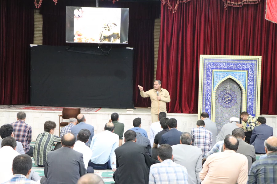 مراسم غبار روبی و عطر افشانی مزار مطهر شهدای گمنام پردیس شهید باهنر به مناسبت هفته دفاع مقدس و آغاز سال تحصیلی 12