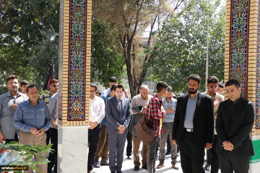 مراسم غبار روبی و عطر افشانی مزار مطهر شهدای گمنام پردیس شهید باهنر به مناسبت هفته دفاع مقدس و آغاز سال تحصیلی 18