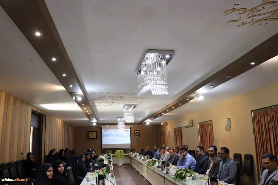 تجلیل و تکریم جمعی از همکاران بازنشسته  مدیریت استانی، پردیسها و مراکز دانشگاه فرهنگیان استان اصفهان  11