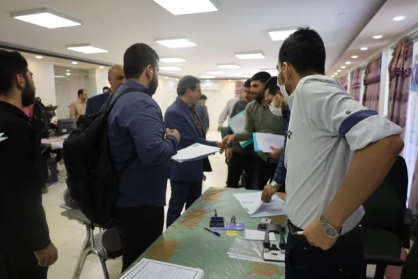 بازدید رئیس دانشگاه فرهنگیان استان اصفهان و مسئولین دانشگاه از  حوزه های ثبت نام حضوری در پردیس ها و مراکز  7