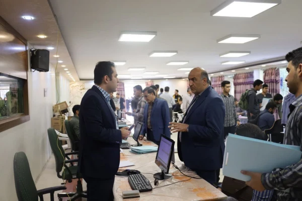 بازدید رئیس دانشگاه فرهنگیان استان اصفهان و مسئولین دانشگاه از  حوزه های ثبت نام حضوری در پردیس ها و مراکز  8